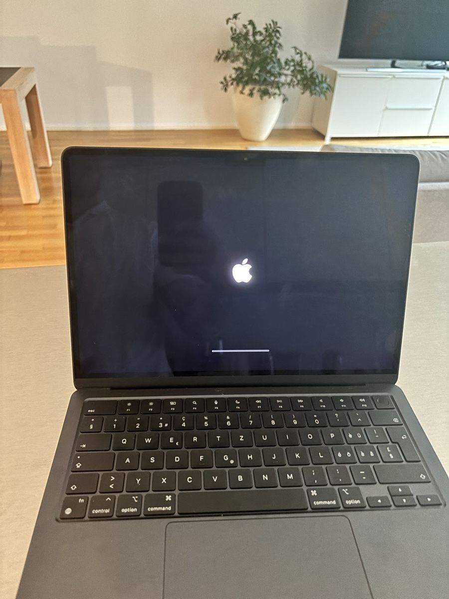 Apple Portables: APPLE MacBook Air 2022 – D'occasion à Baden par nik_75rr 1