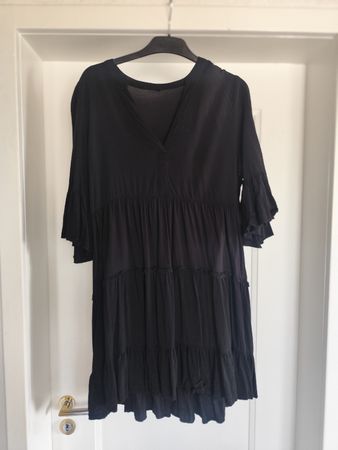 Kleid schwarz Grösse Mmit Glockenärmel