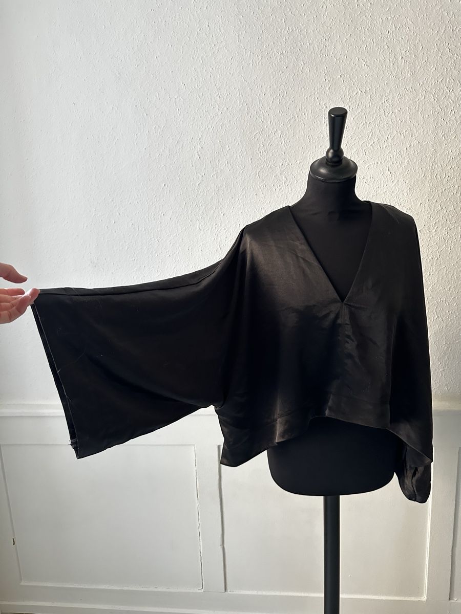 H&M Blusen: H&M Bluse Satin schwarz S – Neu (gemäss Beschreibung) aus Chur von LH1889