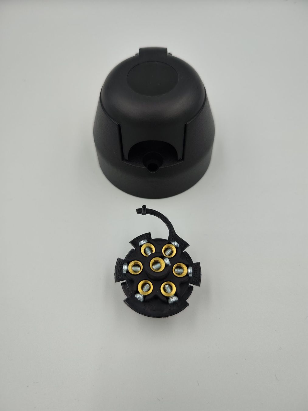 Stecker: Anhängersteckdose 7 Polig – Neu und originalverpackt aus Birmensdorf ZH von Hagenbuchertrade 1
