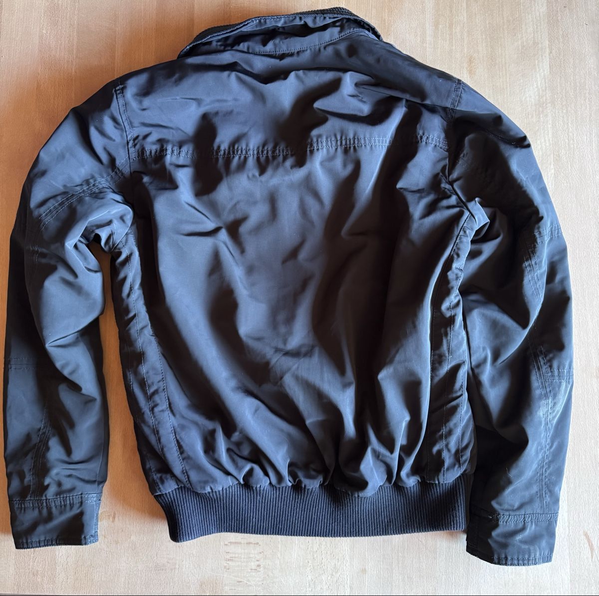 Esprit Jacken: Esprit Herren Übergangsjacke Gr. S Schwarz – Gebraucht aus Kallern von Microair 1
