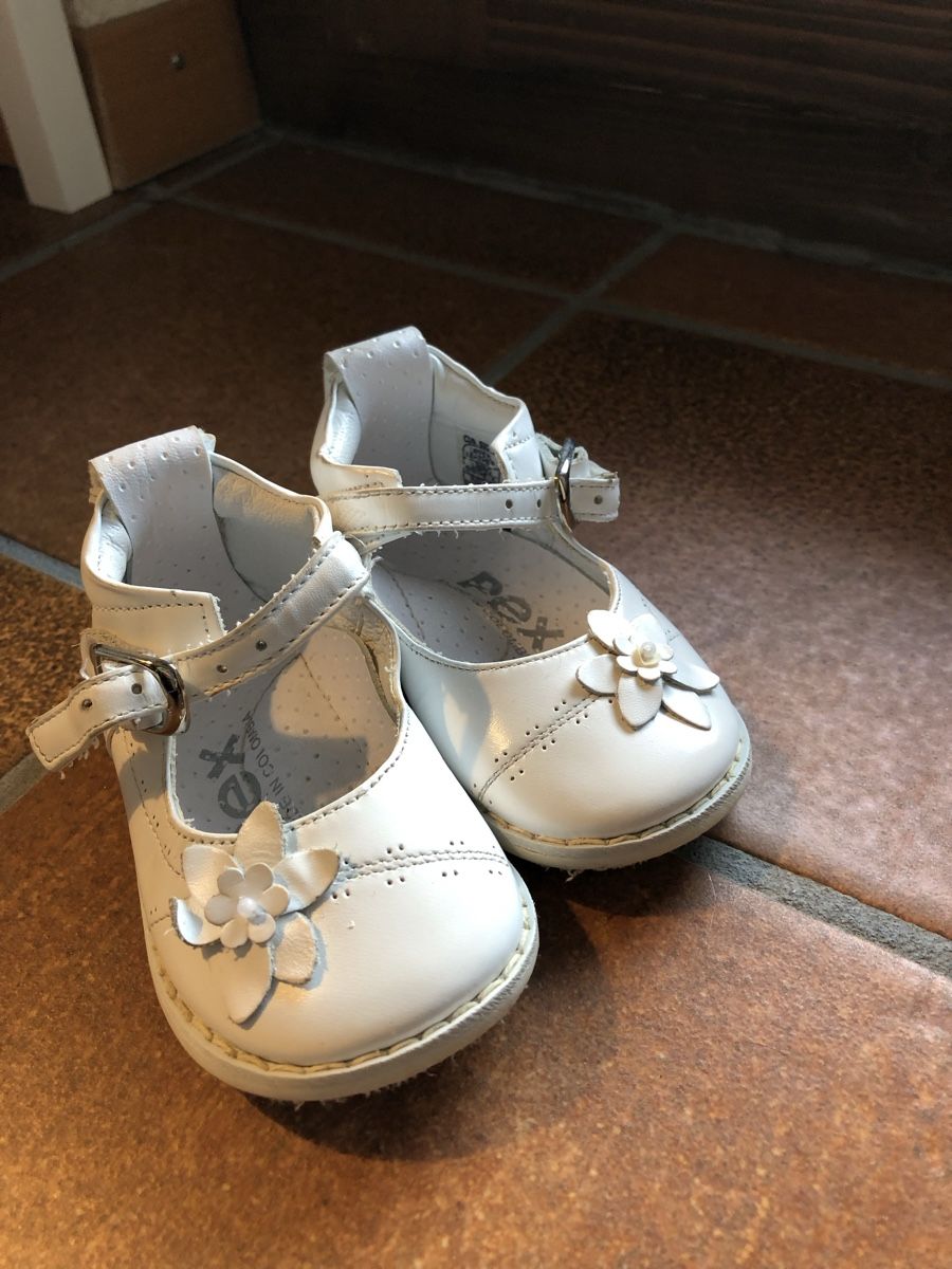 Scarpe per ragazze: Süsse Lederschuhe Grösse 18 – Usato da Zermatt venduto da mar_f9v6
