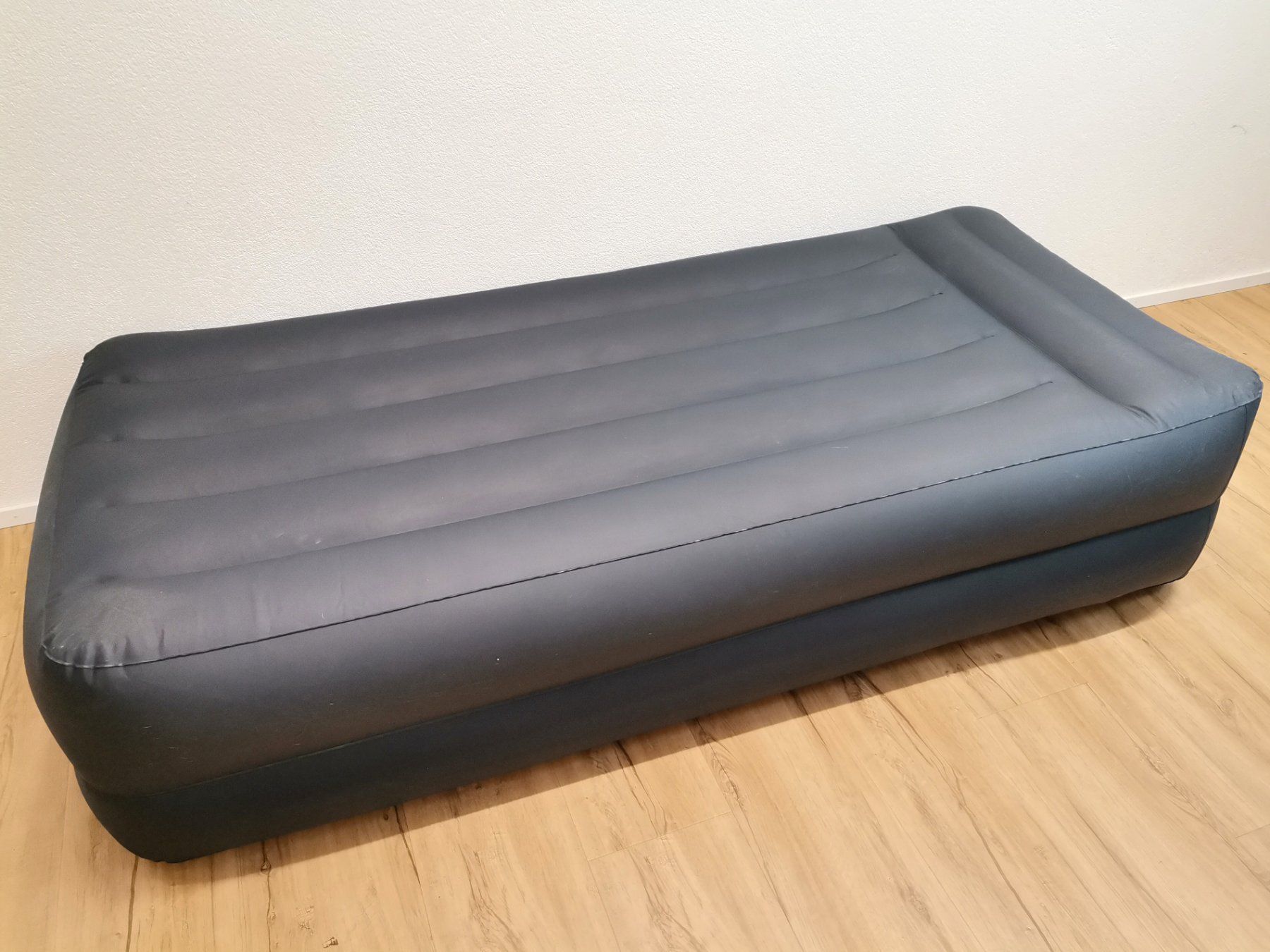 Matratzen: INTEX Luftmatratze – Gebraucht aus Schaffhausen von Restwert_SH 1