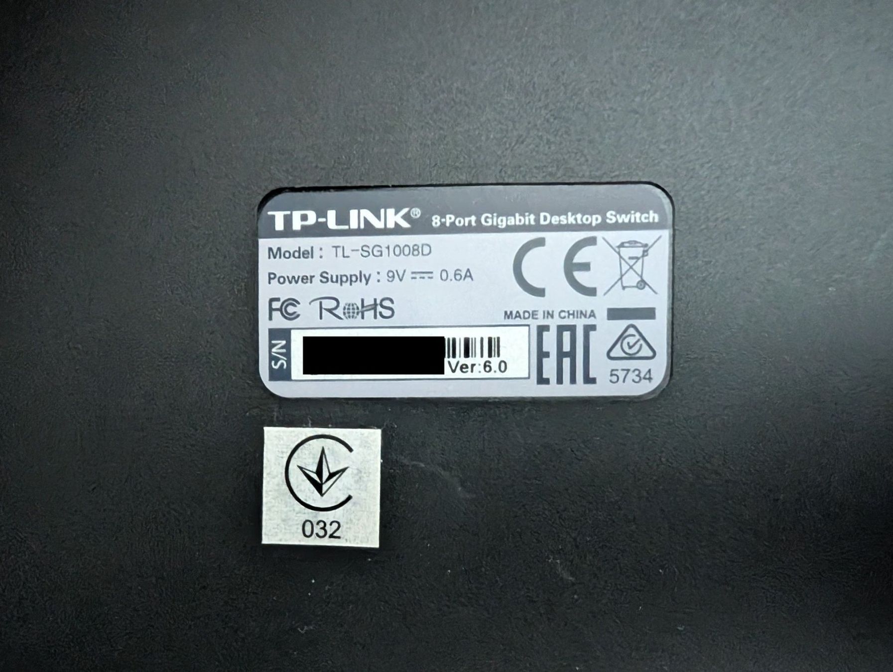 TP-Link Hub & Switch: TP-Link TL-SG1008D 8-Port Gigabit Switch – Usato da Zürich venduto da dev_oyster 1