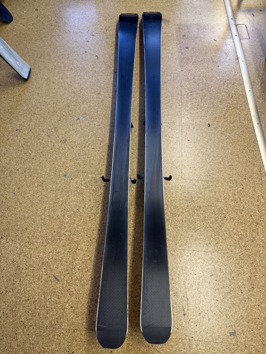 K2 Sci: K2 AMP Strike 167cm Ski mit Marker Bindung – Usato da Gurmels venduto da SwissShop21 4