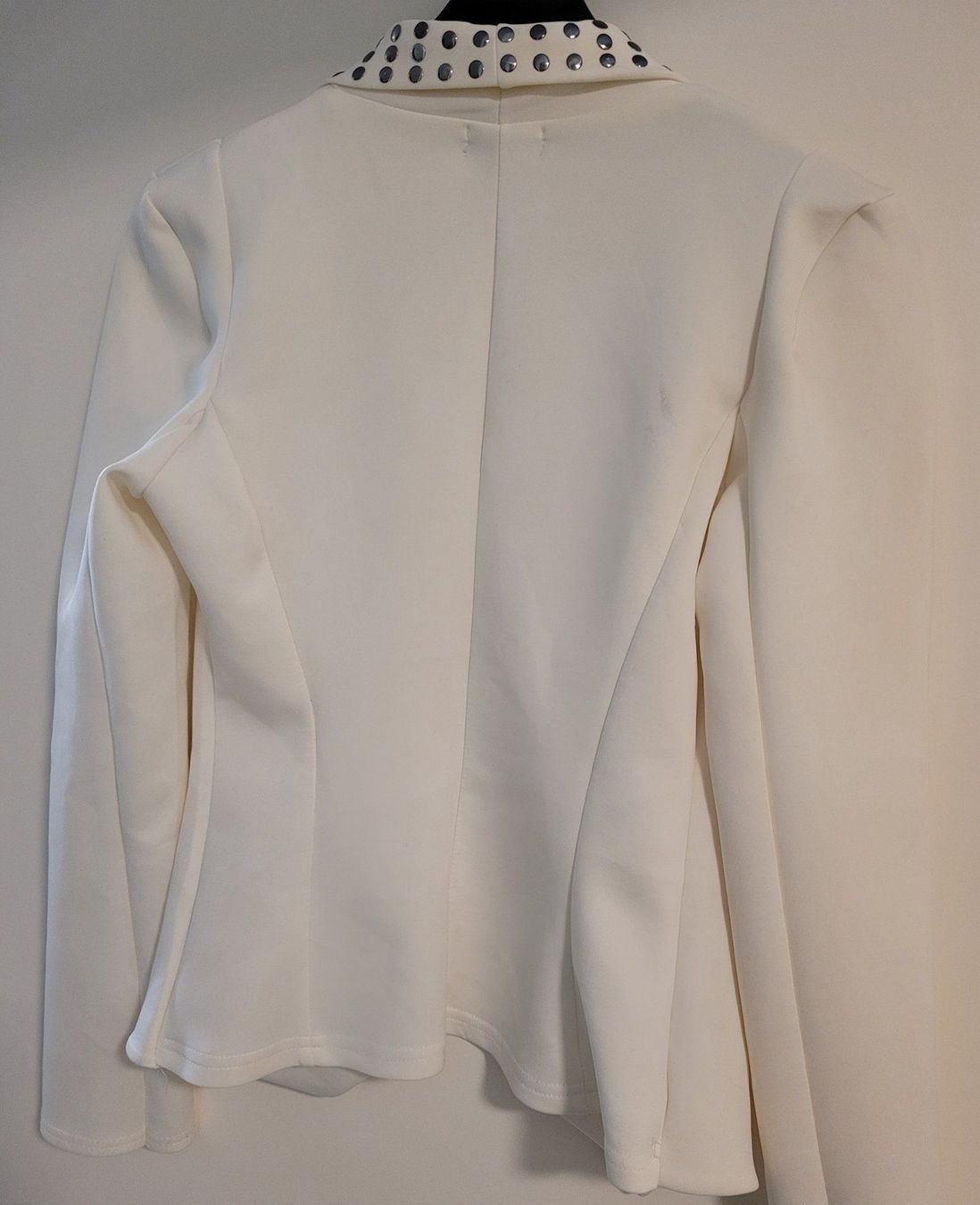 Jacken: Blazer neu weiss, deko nieten – Neu (gemäss Beschreibung) aus Luzern von Ami-be 1