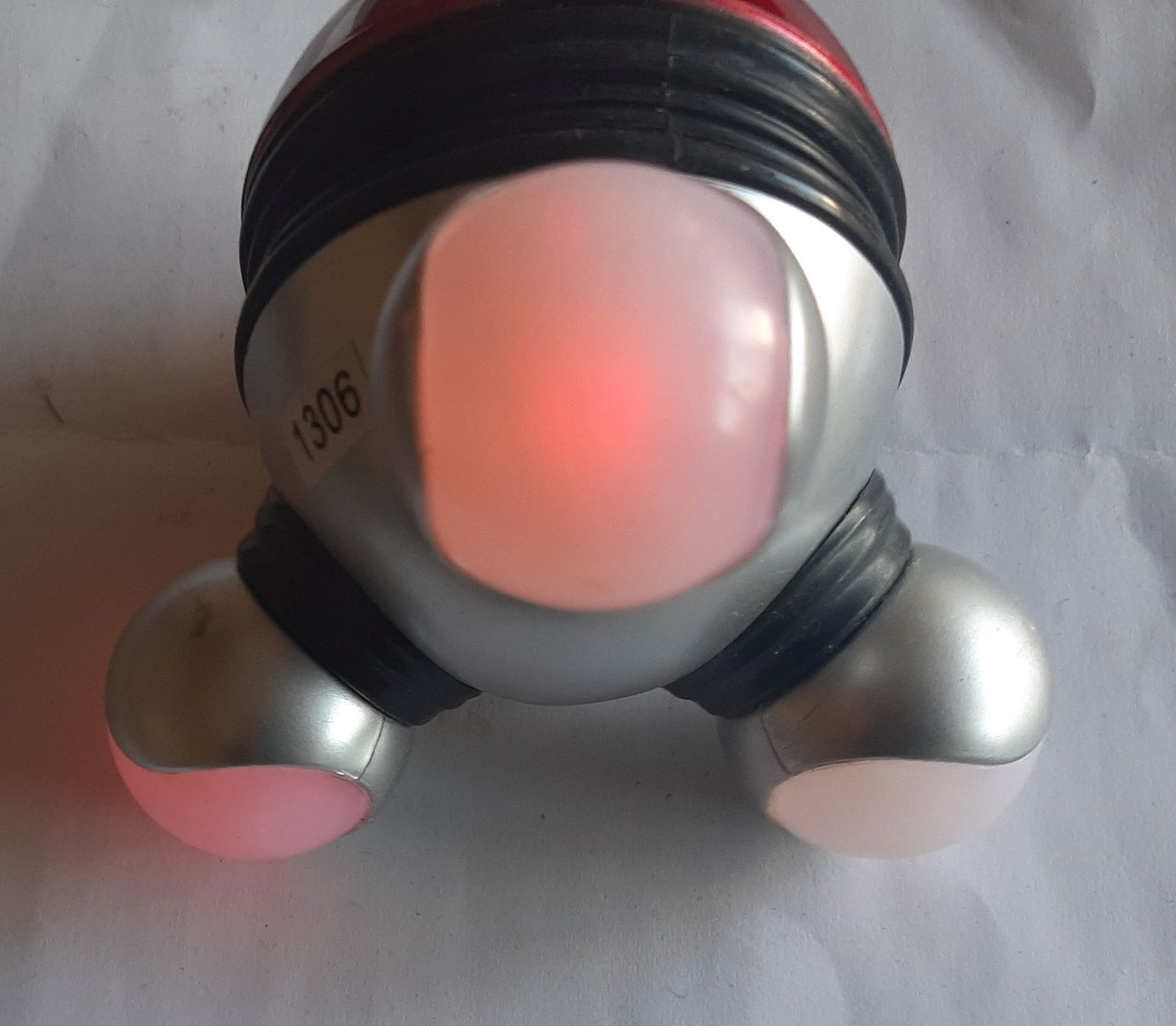 Dispositivi per massaggi: Newgen medicals Mini masseur vibrant avec éclairage LED – Usato da Genève venduto da Cockattoo 1