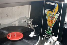 HOLLIES Russian Roulette, SUPER 2383 421, 1976, NM/VG+