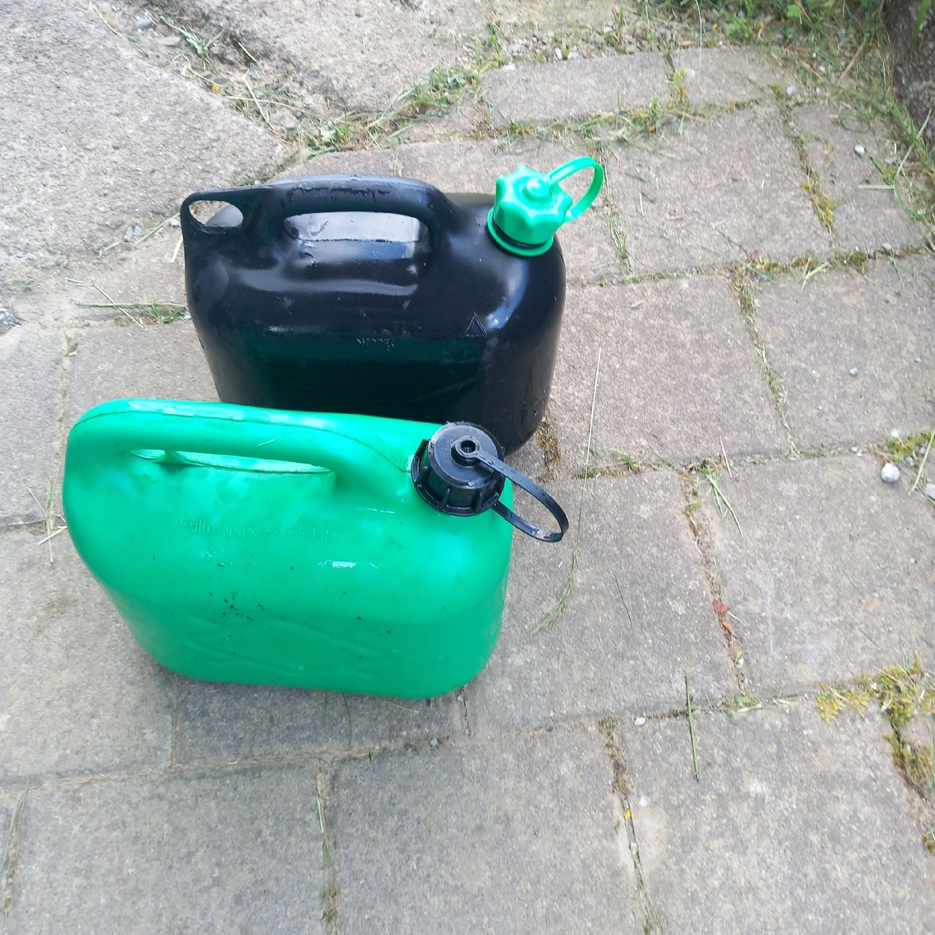 Taniche per benzina:  Benzinkanister 2 Stück – Usato da Ebnat-Kappel venduto da blazzi 2