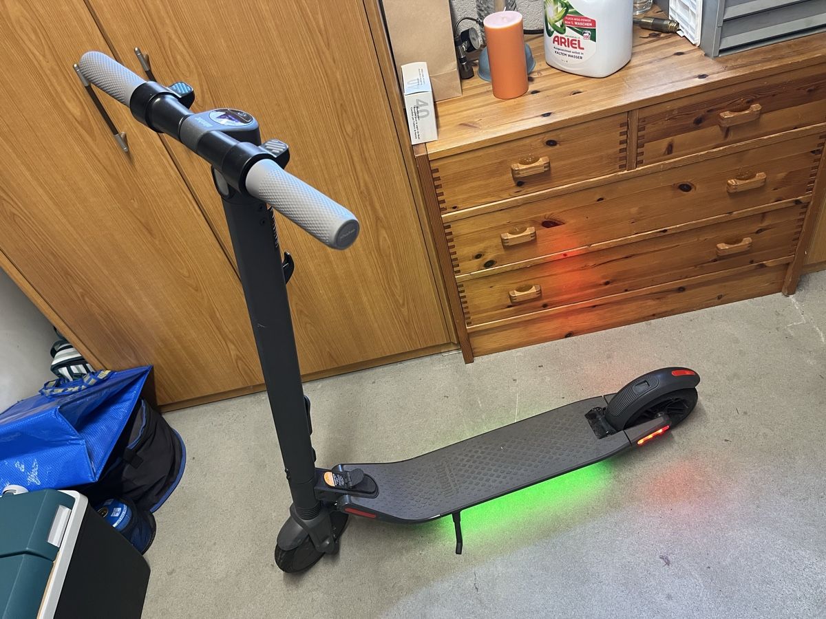 Segway Kickboard: Segway Ninebot E-Scooter – Usato da Einsiedeln venduto da sandramon