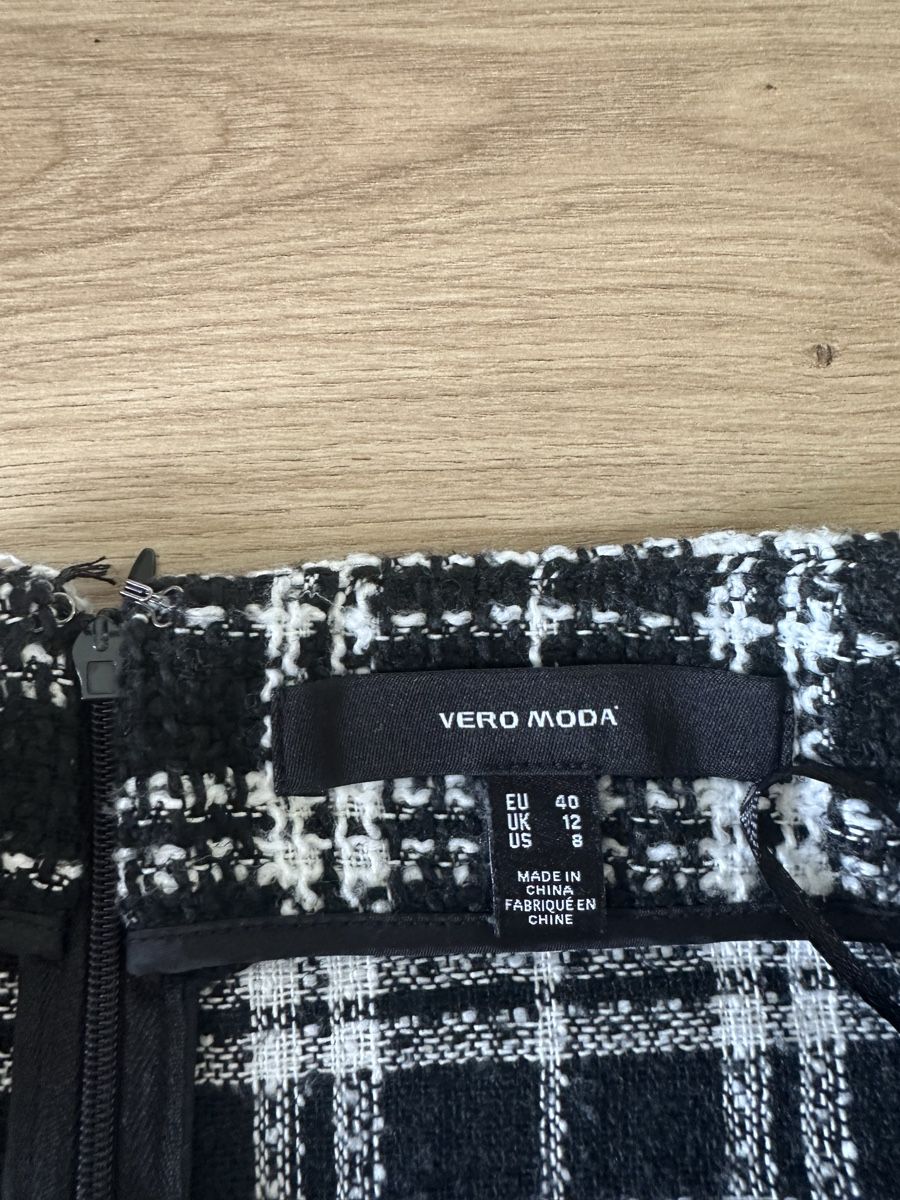 Vero Moda Vestiti: Rock Vero Moda  – Usato da Langenthal venduto da denise96 1