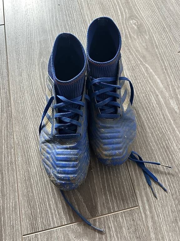 Scarpe per ragazzi: Fußballschuhe  – Usato da Oberflachs venduto da zoe_st77