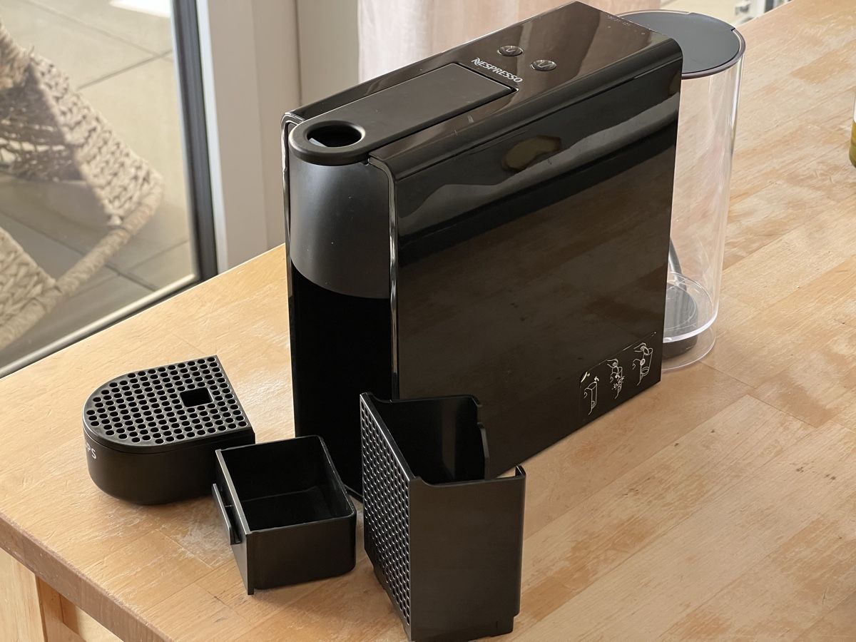 Krups Macchine per caffè & Macchine per espresso: Krups Nespress Coffee Machine Black – Usato da Dübendorf venduto da atheco 3