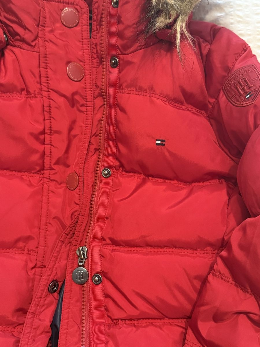 Tommy Hilfiger Giacche: Doudoune Tommy Hilfiger avec capuche à fourrure, taille 140 – Usato da Monthey venduto da Joseph-29 4