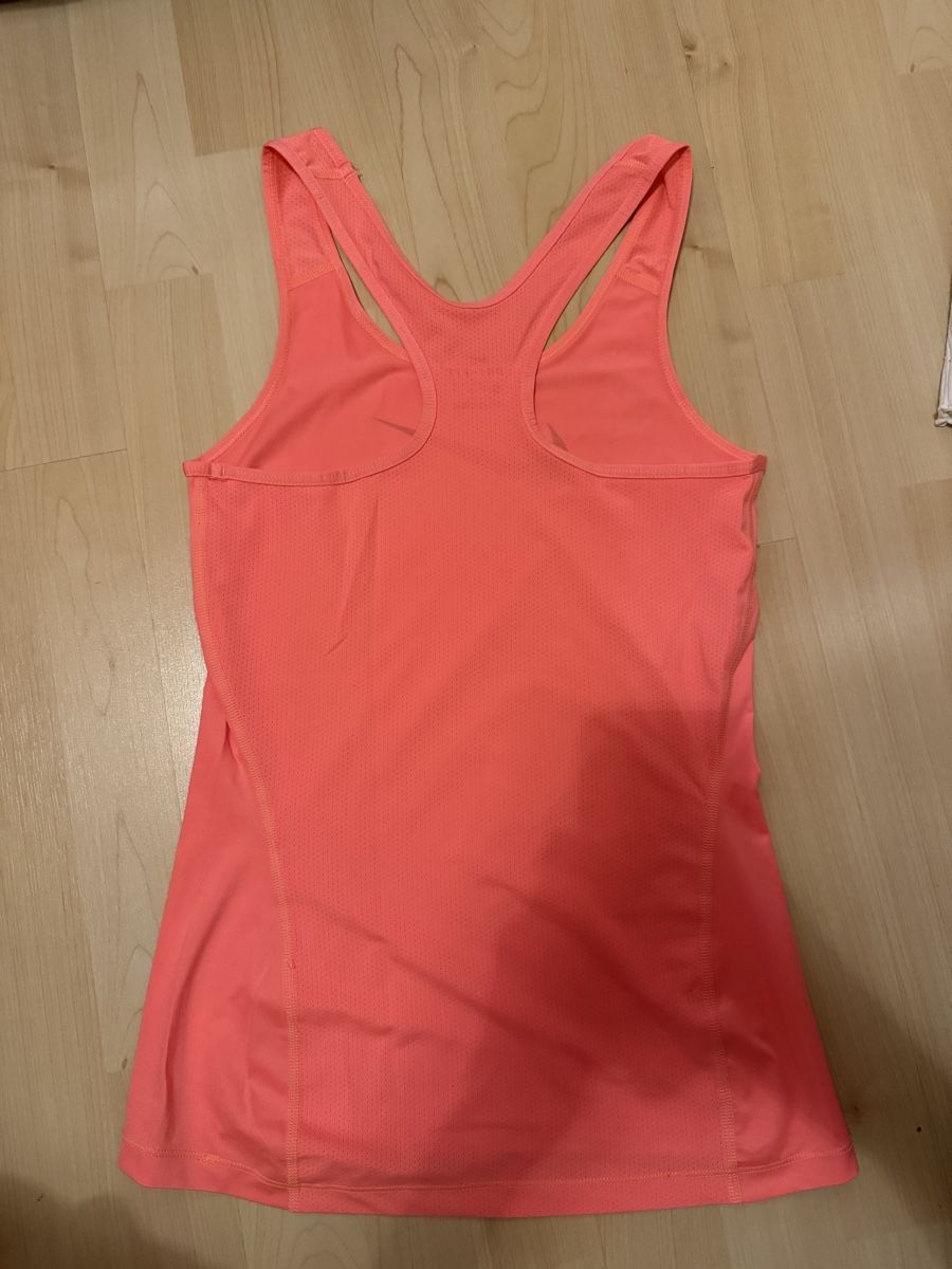 Top: Sporttop Grösse XS – Usato da Saas-Grund venduto da ale_c5dg 1