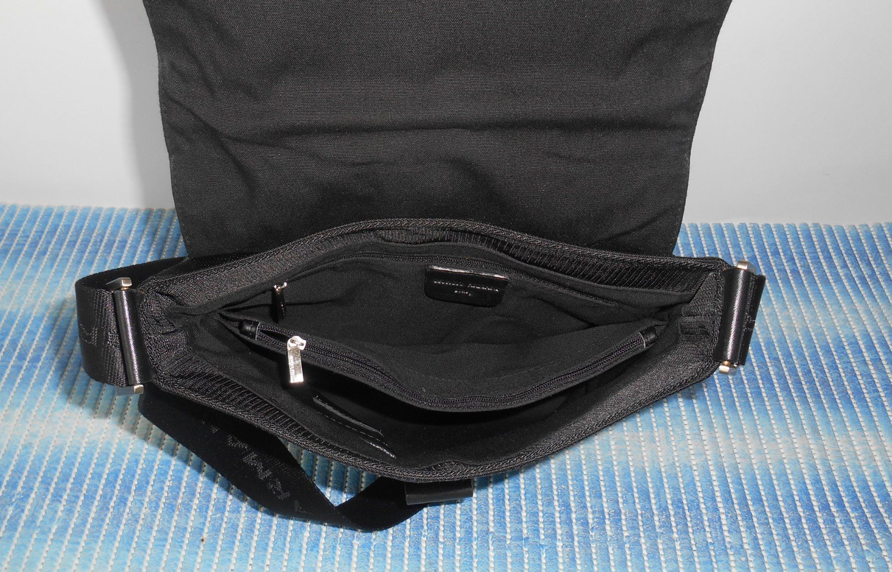 Armani Sacs: Emporio Armani Umhängetasche – D'occasion à Basel par chien008 4