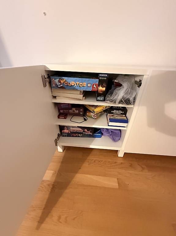 Cassettiere: IKEA BESTÅ Sideboard weiss, 180 cm – Usato da Galgenen venduto da barbara_b 2