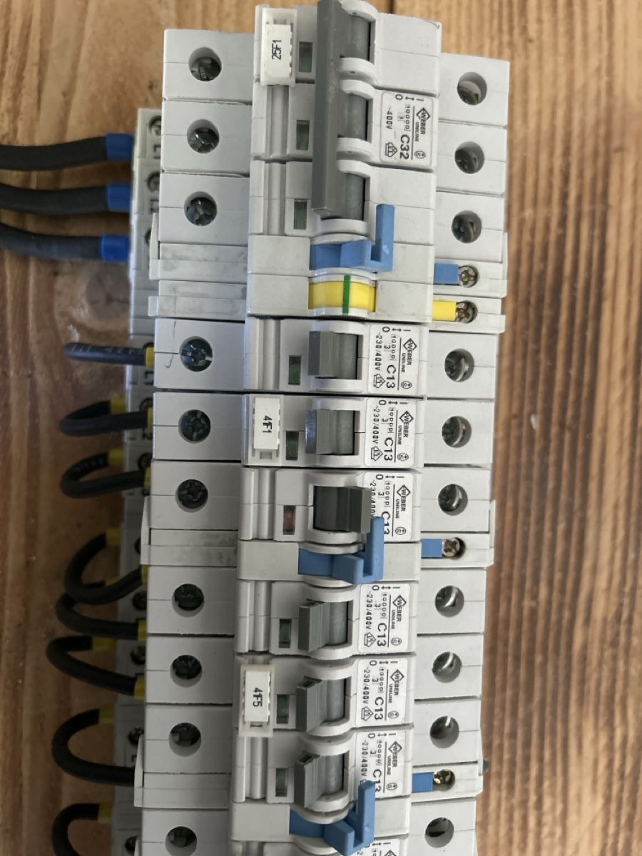 Hager Alimentazione elettrica: Disjoncteur Hager – Usato da zürich venduto da pauloreal 2