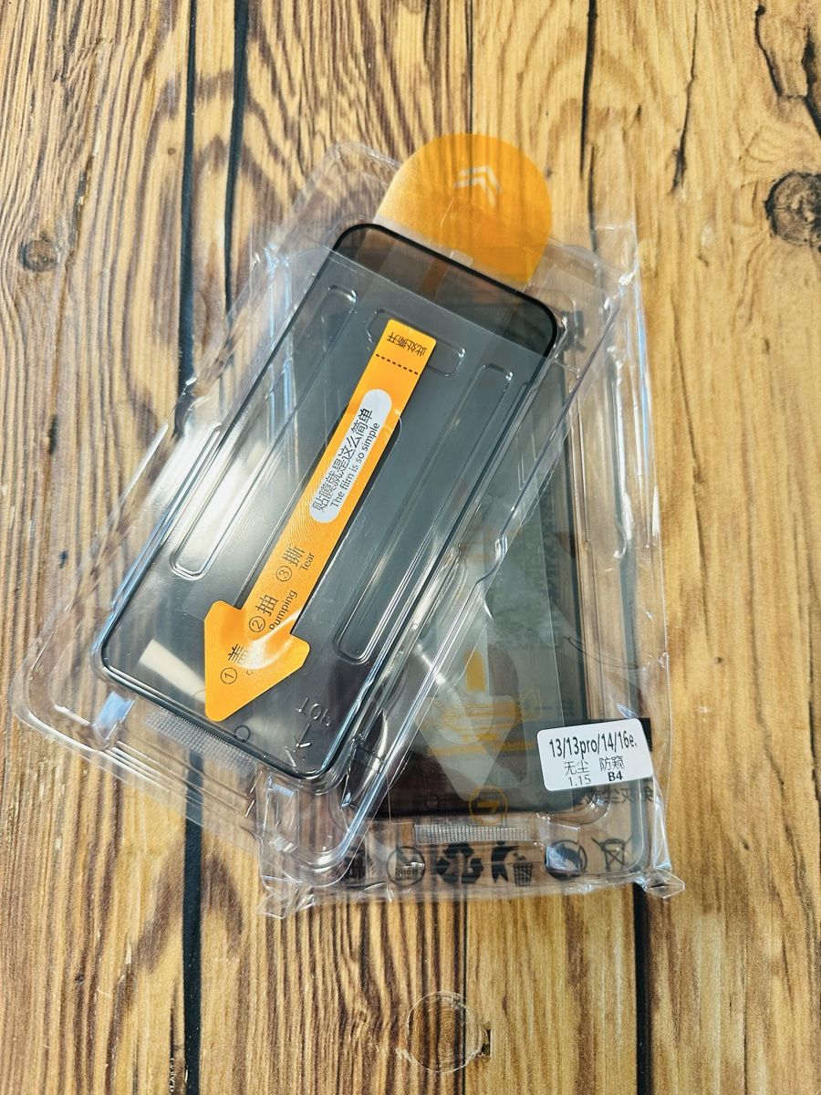 Cover & Protezioni schermo: iPhone 13/13 Pro/14/16e Display Panzerglas(2Stück) – Nuovo e nell'imballaggio originale da Scuol venduto da ricos81
