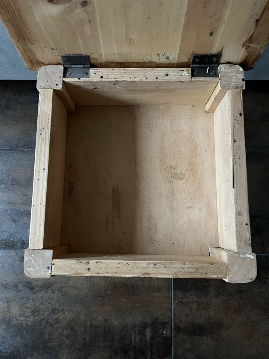 Sgabelli: Tabouret vintage avec rangement intégré – Usato da St. Prex venduto da Nikolletta 7