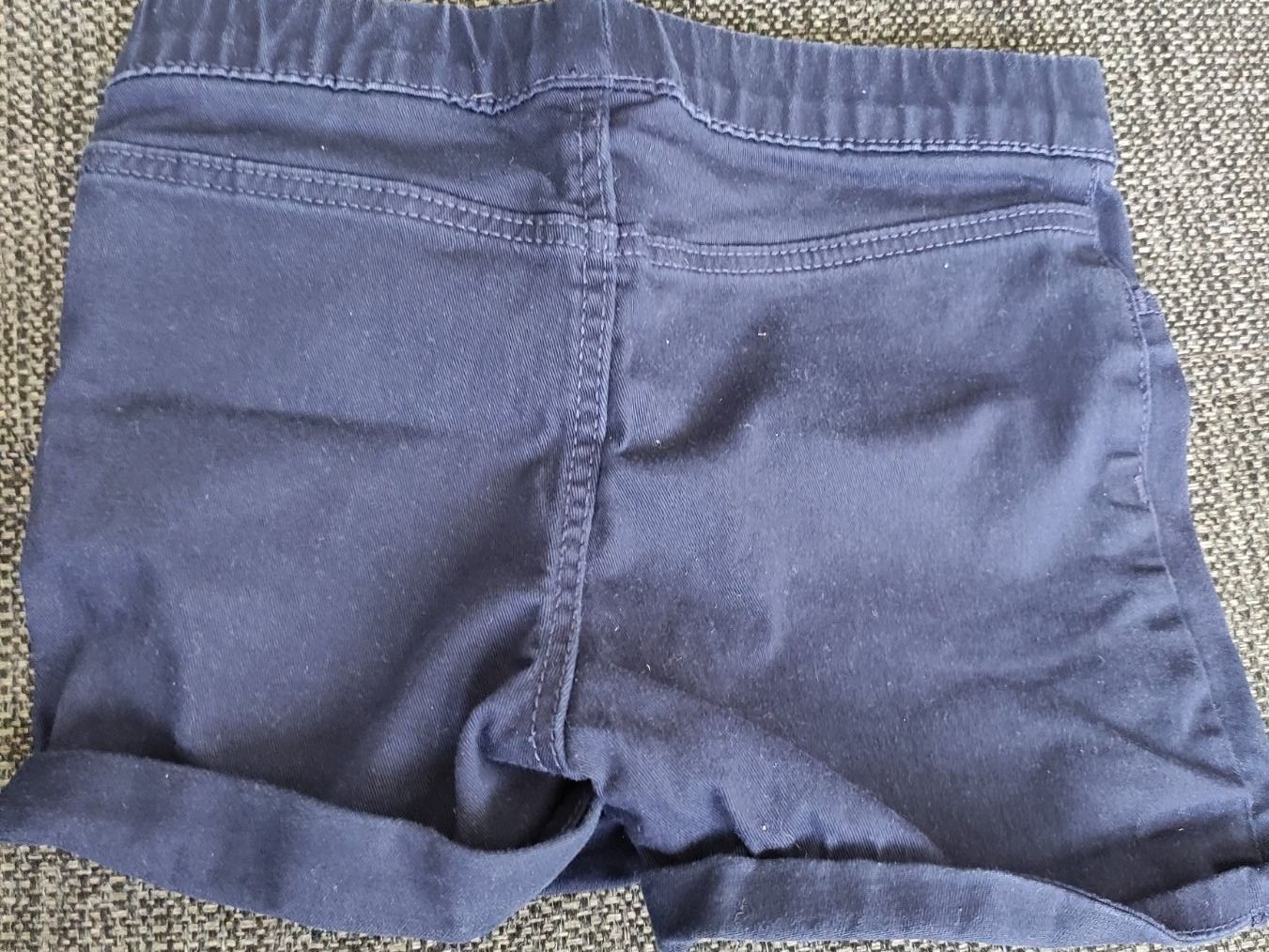H&M Pantaloni: H&M Short Gr 116 – Usato da Zollikerberg venduto da pethetiti 1