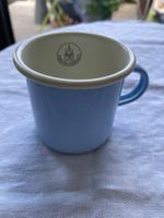 Emaille Tasse hellblau mit Logo guter Zustand