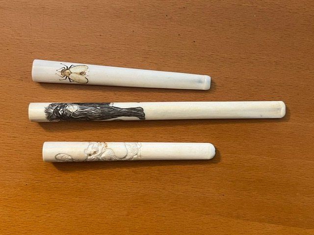 Tabakpfeifen & Zubehör: Set di 3 bocchini per sigarette con decori – Gebraucht aus S. Pietro von SORETOLO