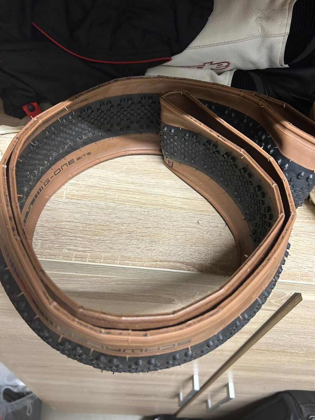 Pièces détachées: SCHWALBE G-ONE ALLROUND PERFORMANCE 700X45C, FOLDING, BRONZE – Neuf (Voir description) à Oberglatt ZH par ron_jly7 5