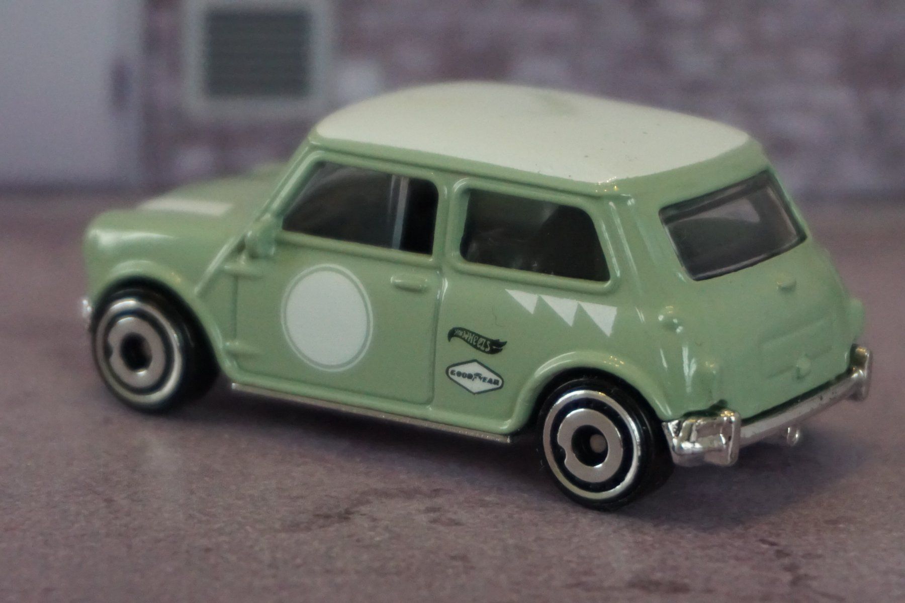 Hot Wheels Voitures modèles: HotWheels Austin Mini Cooper S KULT !!!!!!!!!!! – D'occasion à Reiden par Doppeldecker69 1