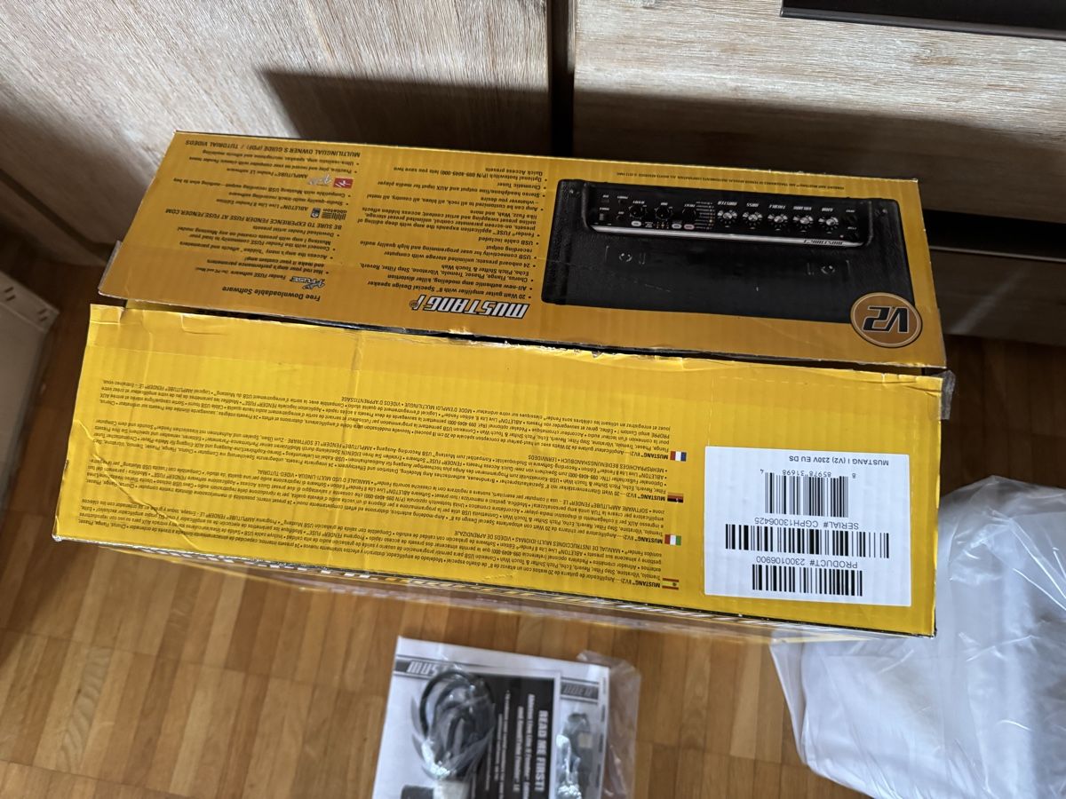 Fender Strumenti musicali: Fender mustang v2 Verstärker – Nuovo e nell'imballaggio originale da Zunzgen venduto da milesdavis76 2