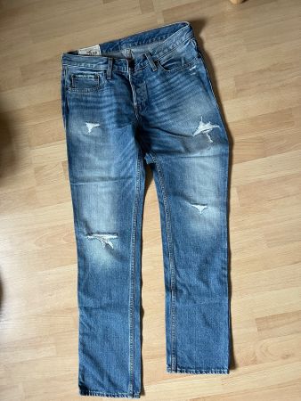 Hollister Jeans Destroyed Look Gr. 32/32