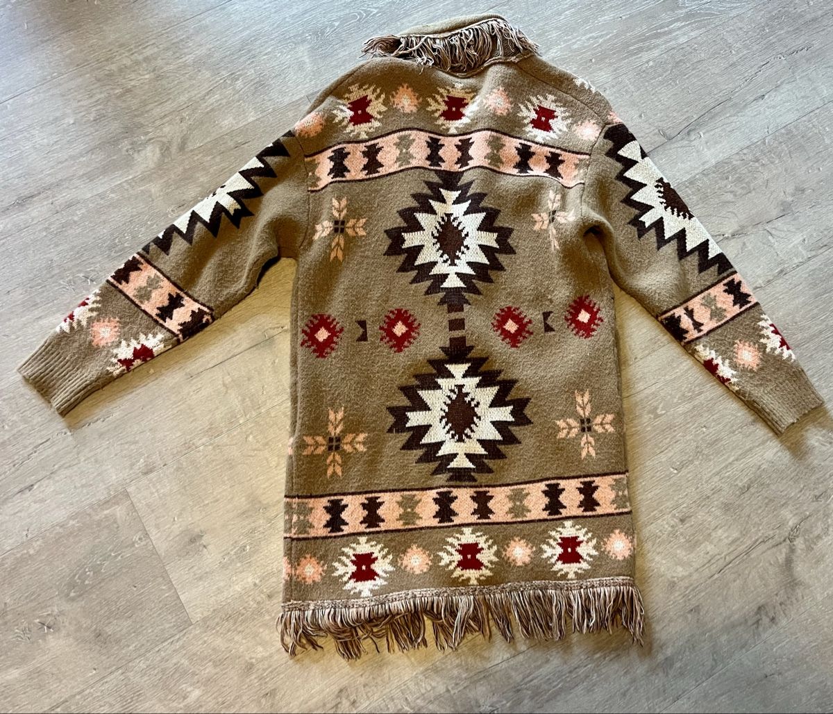 Giacche: Wunderschöne Tribal Azteken Strickjacke mit Fransen Grösse M – Nuovo (secondo la descrizione) da Udligenswil venduto da nwal 1