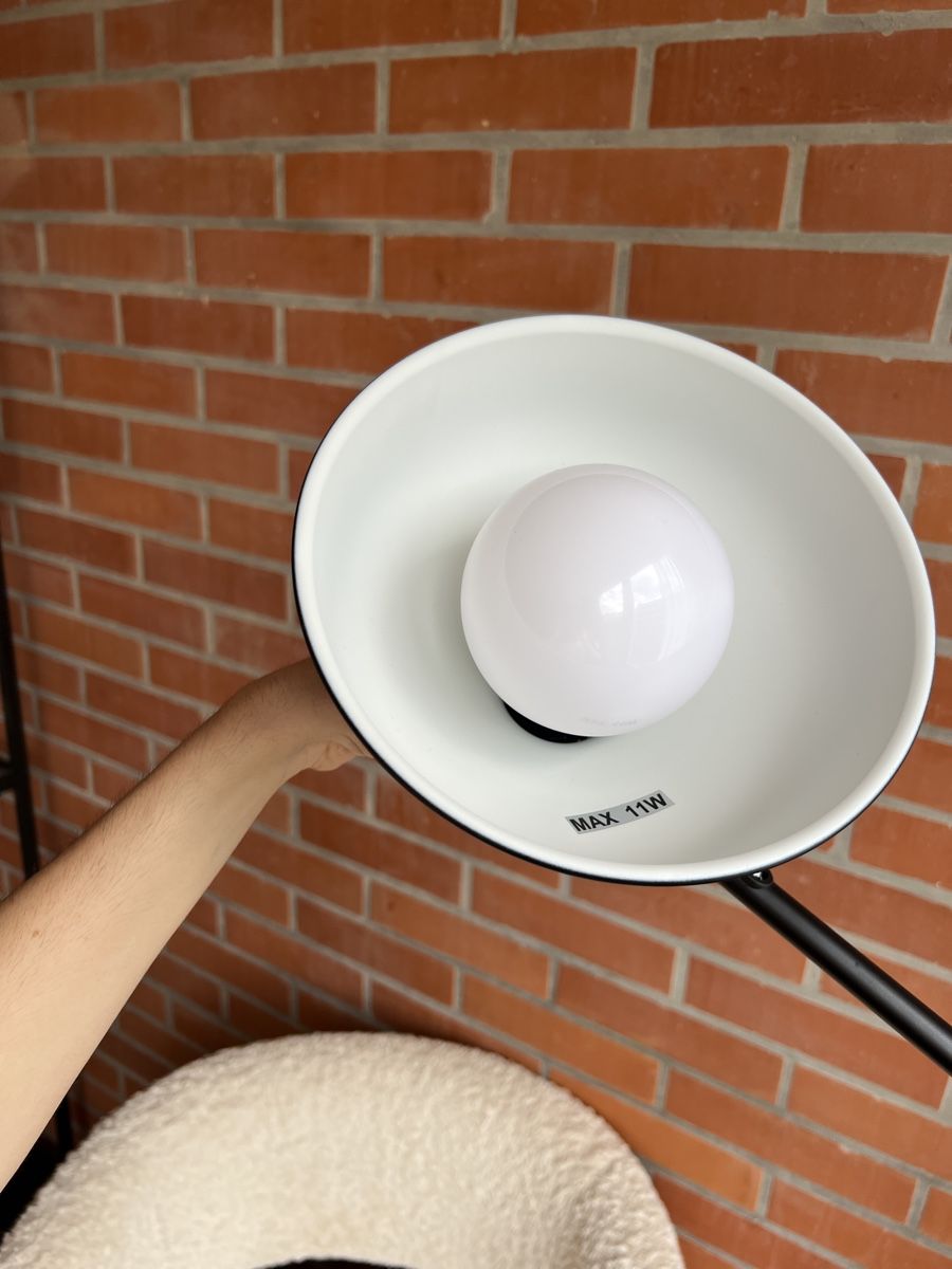 Ikea Lampes: Stehleuchte Stehlampe schwarz, verstellbar,  – D'occasion à Biel/Bienne par mona222 1
