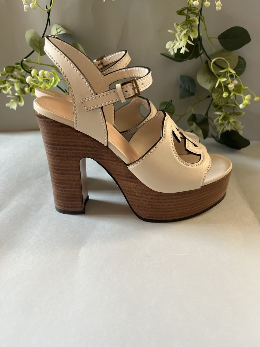 Gucci Scarpe da donna: Gucci Interlocking G Leather Platform Sandals White EU37.5 – Nuovo (secondo la descrizione) da Lausanne venduto da S_luxury 4