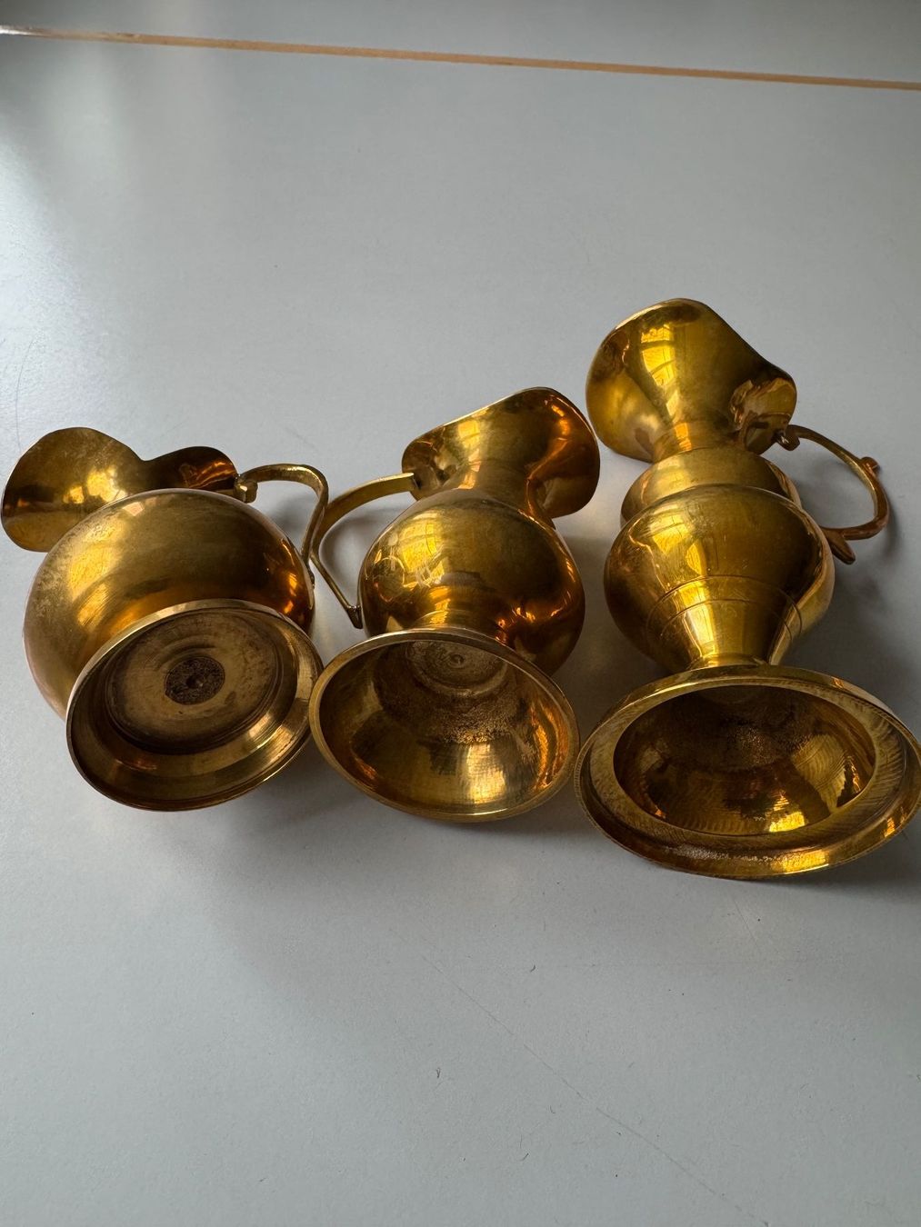 Vasi & Recipienti: 3 antike Messing Vasen / Krug Deko – Usato da Neftenbach venduto da Rose40 5