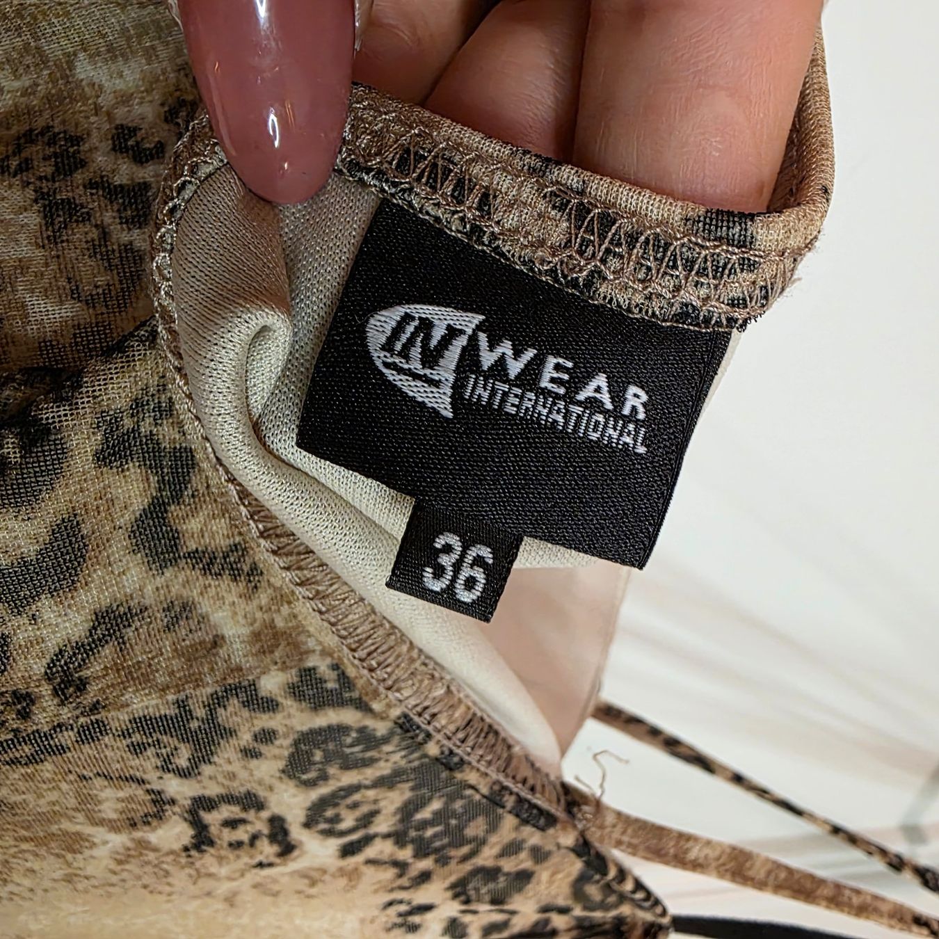 Robes: Sommerliches Kleid mit Tiermuster, Größe 38 – D'occasion à Wald ZH par CapLux 7