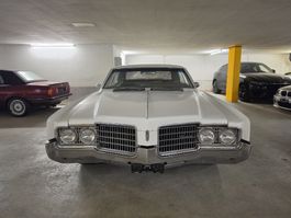 Oldsmobile Ninety-Eight weiss 67168 km ab 1.-