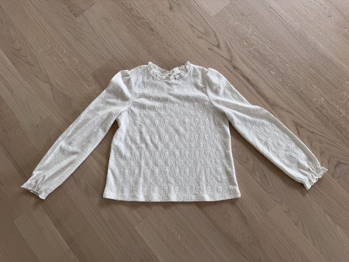 Blusen, T-Shirts & Tops: Langarmbluse creme mit Lochmusterstruktur, neu – Neu (gemäss Beschreibung) aus Zürich von SoGa73