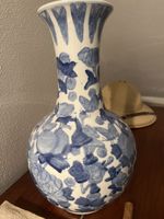 Dekorative Vintage Vase, blau-weisses Blumenmuster, Top!