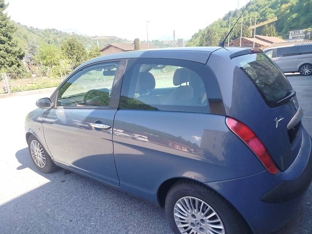 Automobili: Lancia y  – Usato da Paradiso venduto da sal_j7qr 4