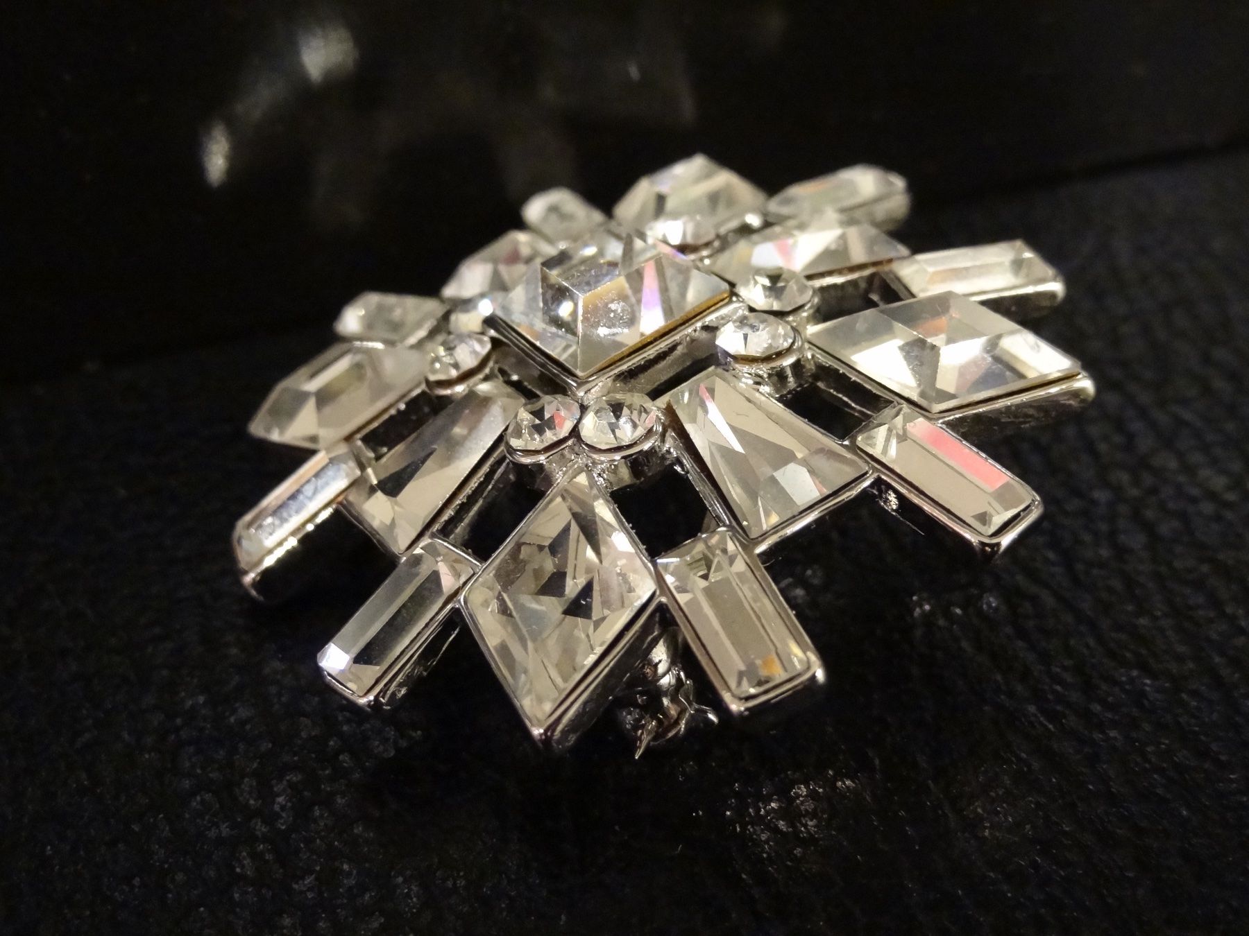 Spille & Fermagli: Vintage Brosche Modeschmuck Silber Strass 80er 90er MONET – Usato da Kerzers venduto da djstarsky73 8