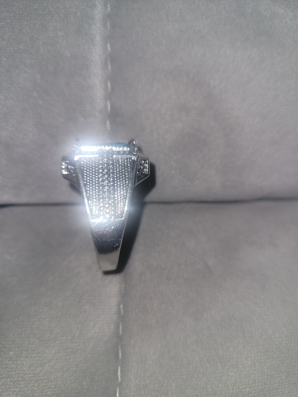 Anelli: STAHL Ring mit blauem Stein, Grösse 62 – Nuovo e nell'imballaggio originale da Bassersdorf venduto da K1966 1