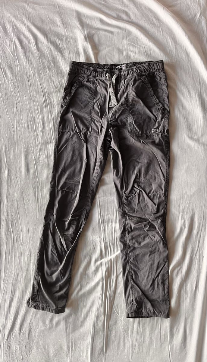 Hosen: Pantalon de marche gris taille 13 ans 158cm – Gebraucht aus Delémont von bouboute01