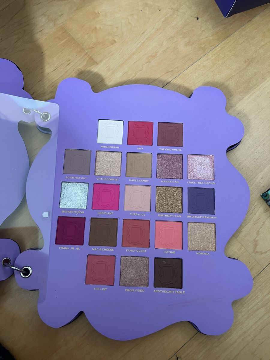 Make-up: Friends x Revolution Lidschatten-Palette – Nuovo (secondo la descrizione) da Therwil venduto da LSign 2
