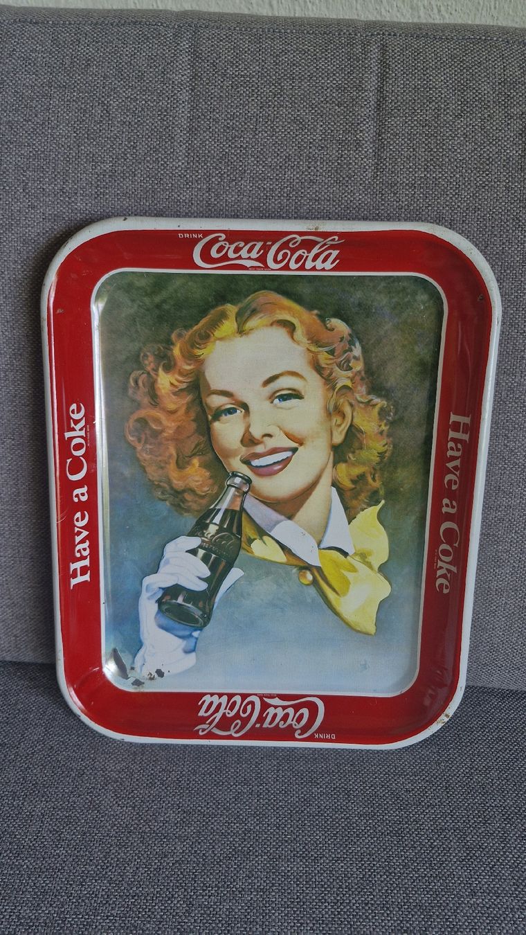 Coca-Cola Untersetzer: Vintage 1950ger Jahre Coca Cola Tablett Werbung – Gebraucht aus Forch von nadinepalermo