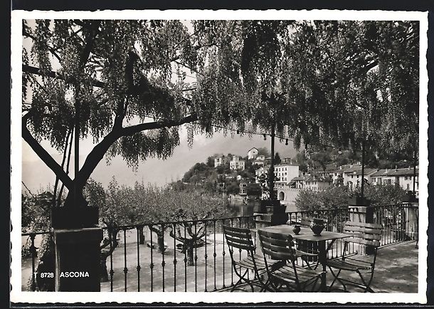 Cartoline postali: AK Ascona, Ortspartie mit Cafe, 1942 – Usato da Berlin venduto da bartko-reher