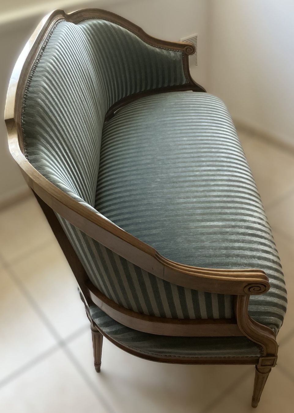 Sofas: Elegantes Biedermeier / Louis-Philippe Sofa, Nussbaum & Samt – Gebraucht aus Luzern von FeU 3