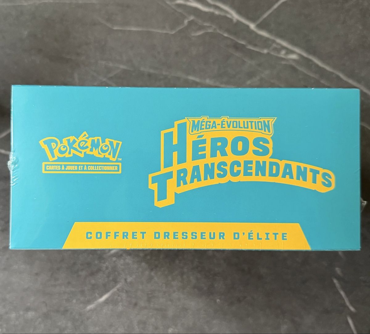 Pokémon Cartes à collectionner: ETB FR Héros Transcendants parfaitement scellé – Neuf avec emballage d'origine à Genève par den_2mrh 1
