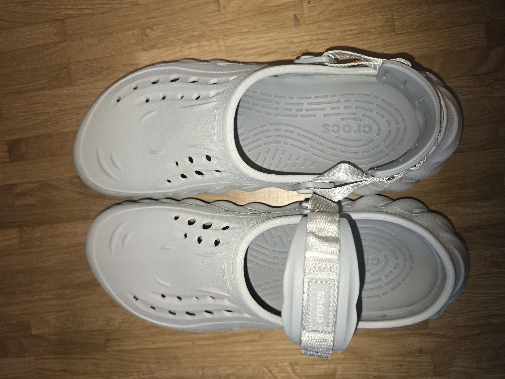Crocs Scarpe da uomo: Sandales Crocs gris taille M 10 / 45 – Usato da Mont-sur-Lausanne venduto da Didinho 1