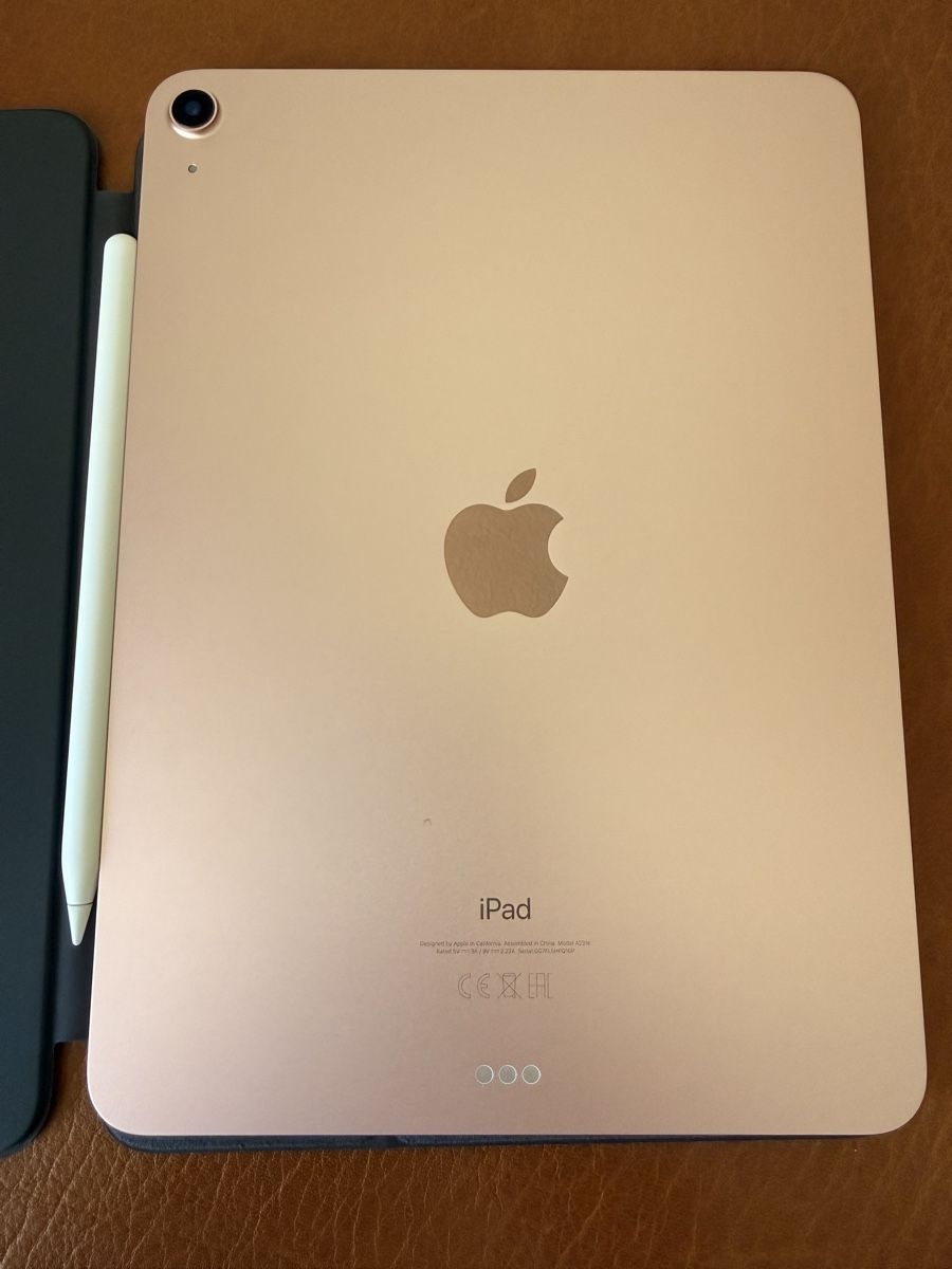 Apple Tablet PC: iPad Air 4 64GB – Usato da Holderbank SO venduto da Bibernelli 1